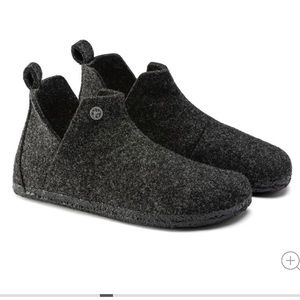 NWT: Birkenstock Andermatt Shearling slippers